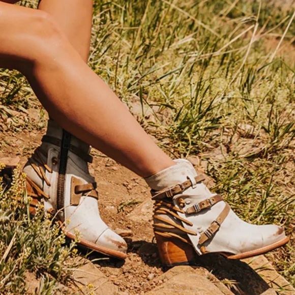 Freebird by Steven Shoes - Freebird by Steven Crue